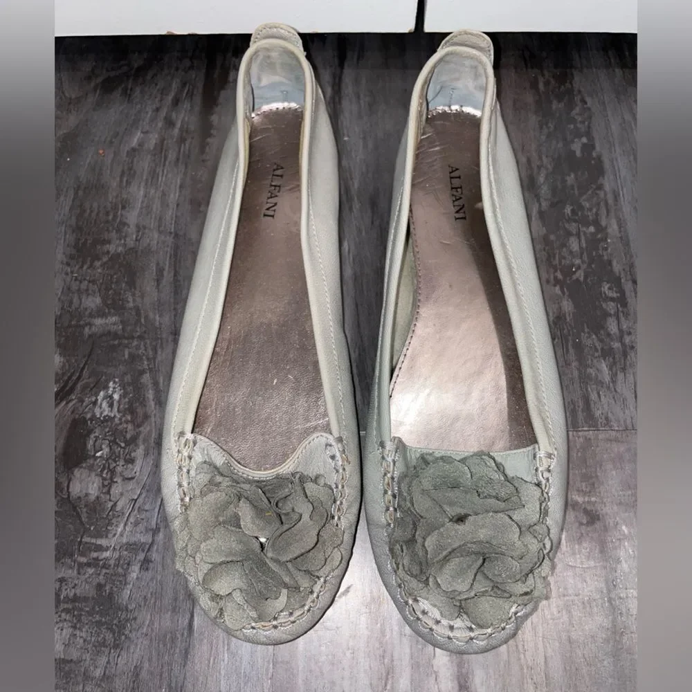 Alfani Women's gray Floral Loafers